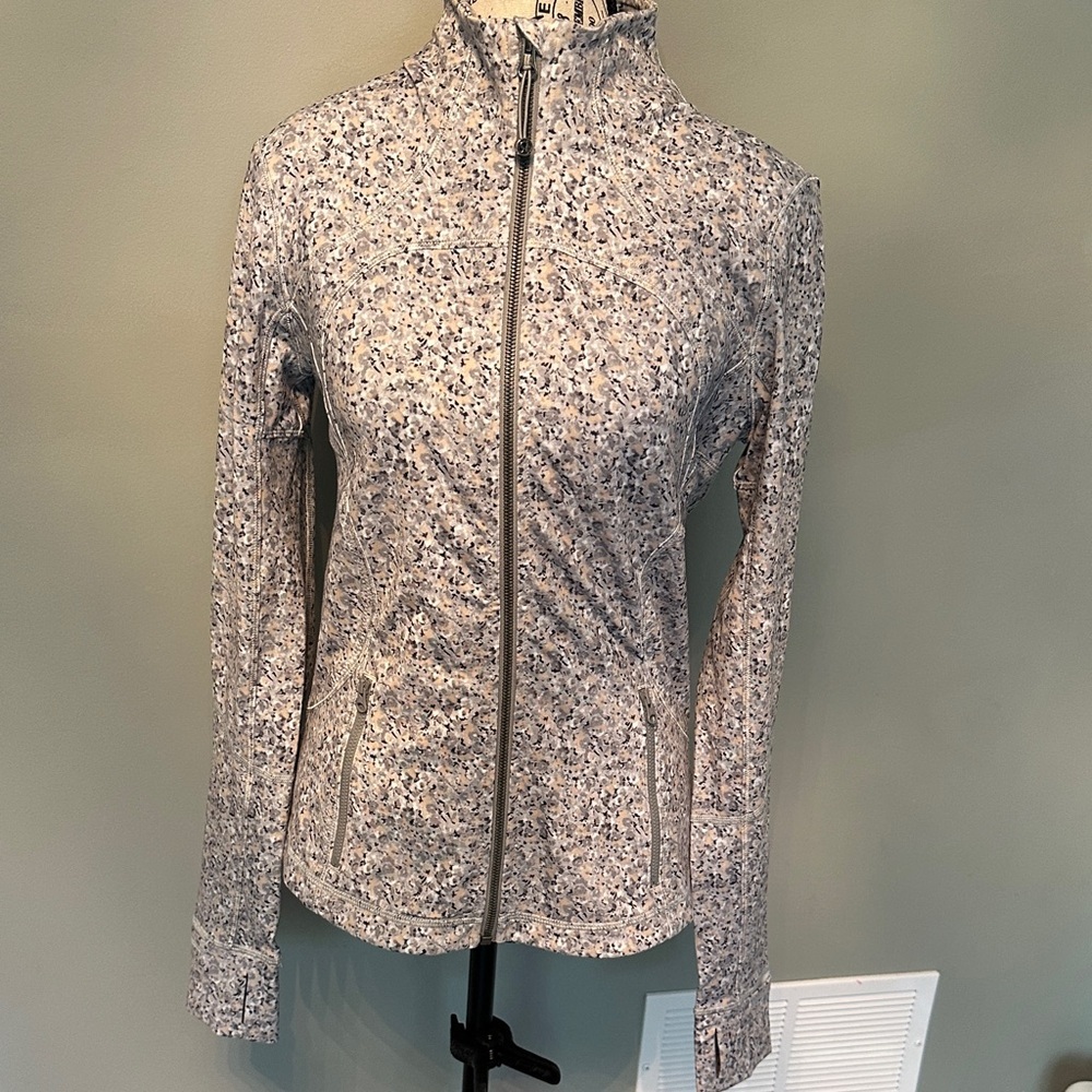Lululemon size 8 Define Jacket